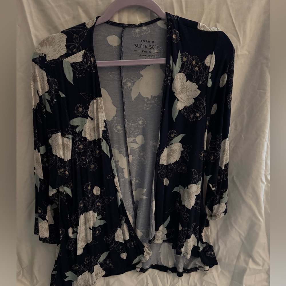 Torrid size 2 super soft drape front cardigan